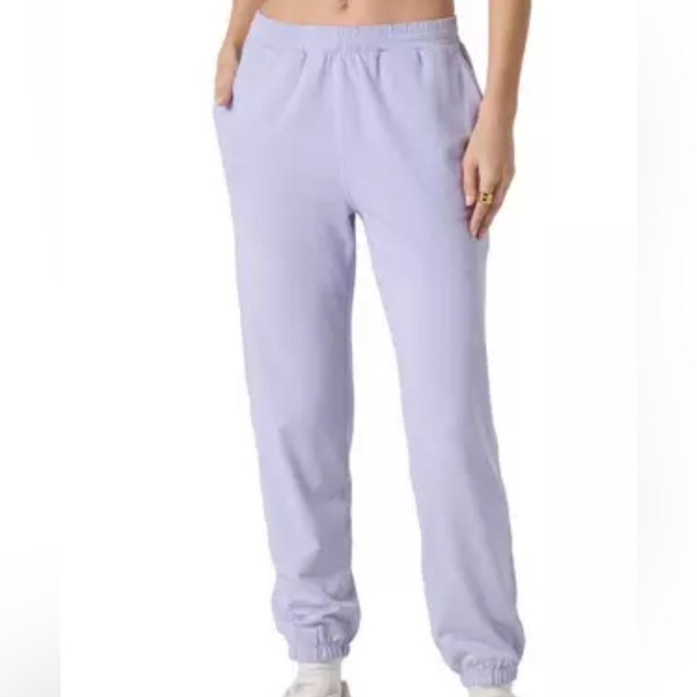 Vuori Boyfriend Joggers Woman’s Lavender Mist Heather Size Small